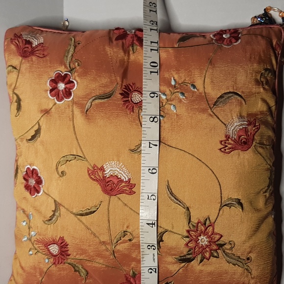 Embroidered Foral Pillow - Picture 5 of 6